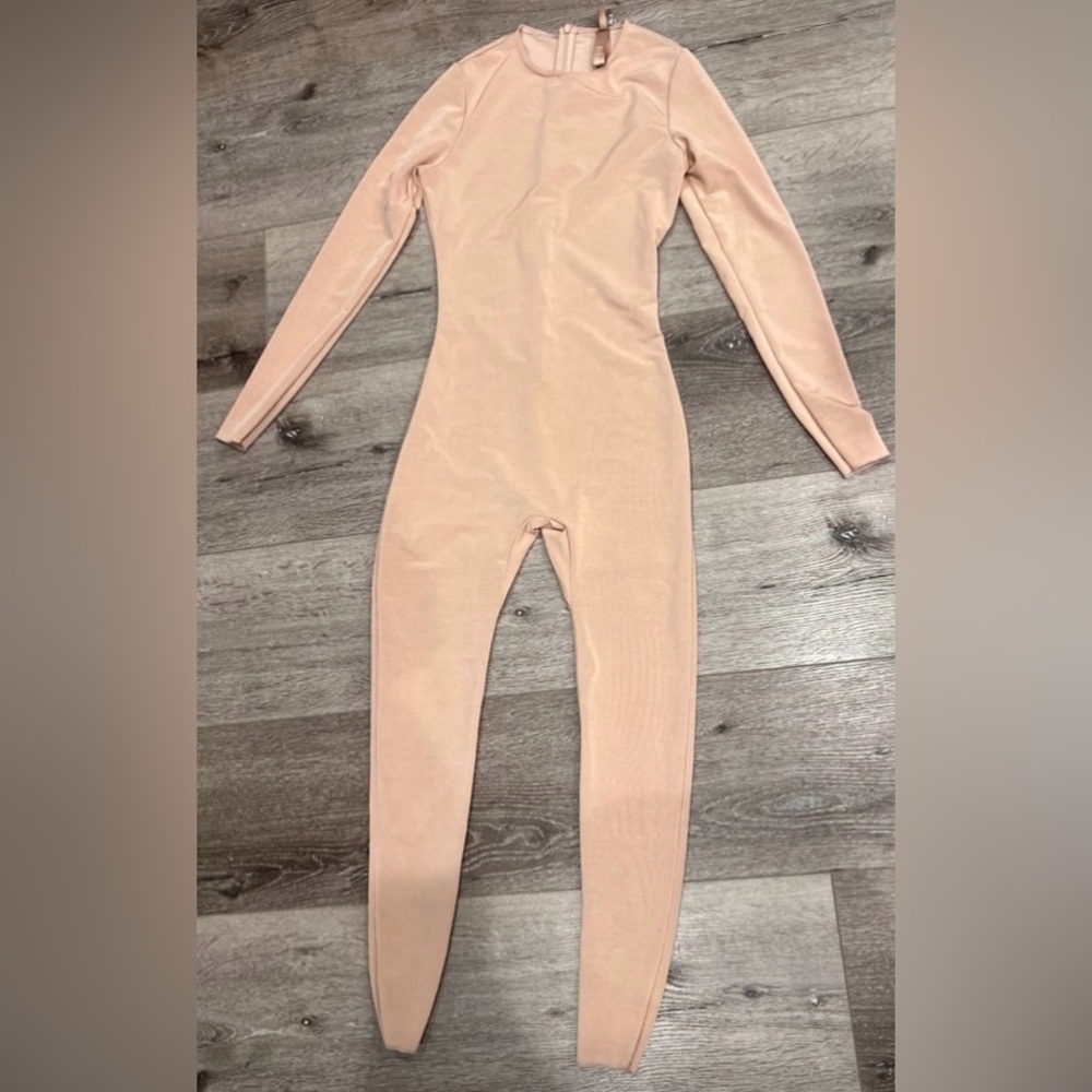 NWOT SKIMS SHEER SCULPT CATSUIT size medium